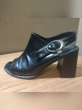 JANET & JANET Size EU 38.5 USW 8.5. Sandals Black Leather. Made in Italy